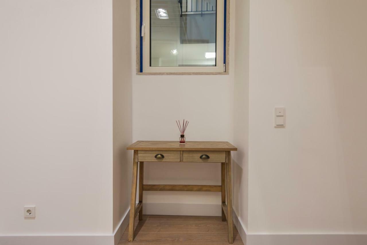 Apartment High Ceiling Duplex At Cais Do Sodre Lissabon